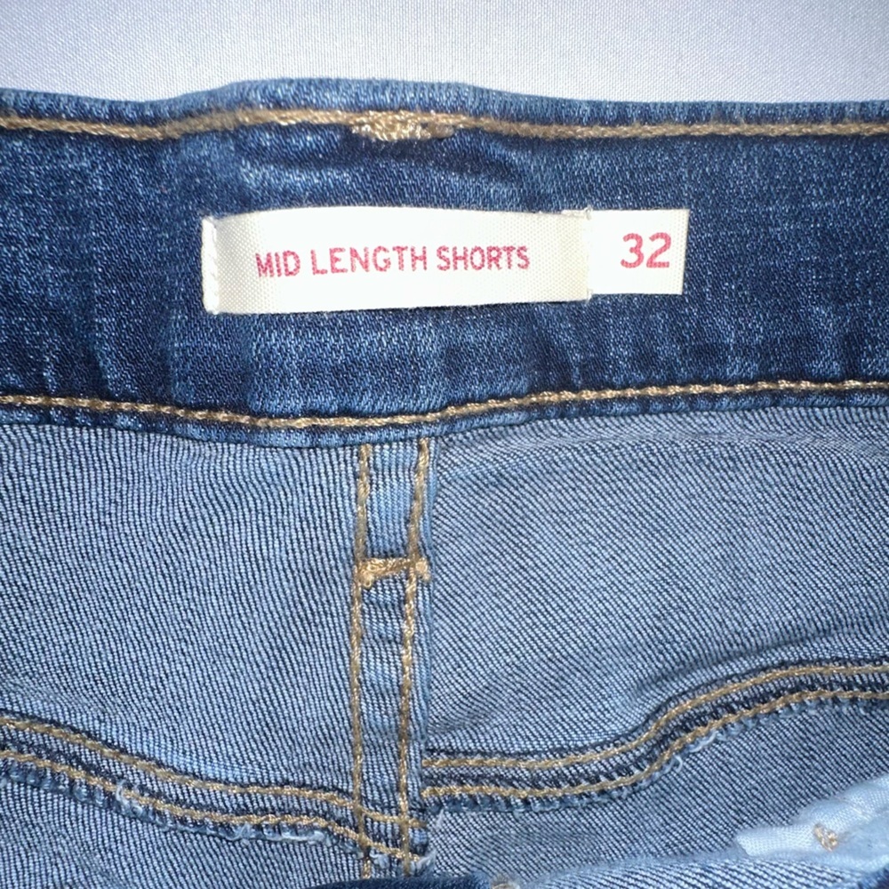 Levi's Blue Jean Shorts Classic Style - Picture 3 of 3